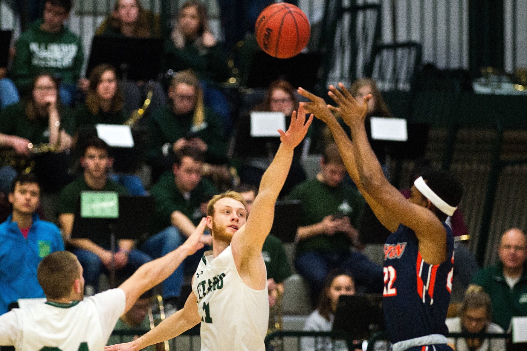 120618-blm-spt-7iwuhoops